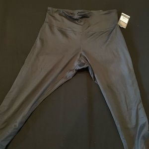 Black capris leggings